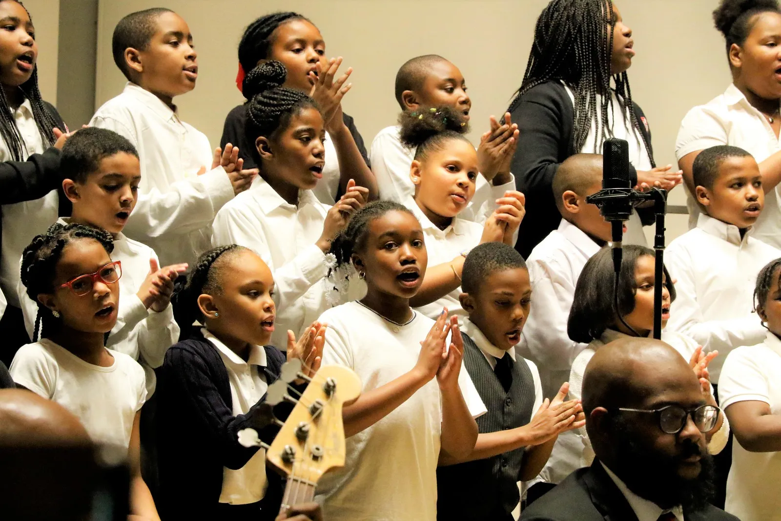 children singing in chorus